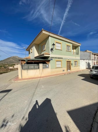 House in Pinoso - view 1