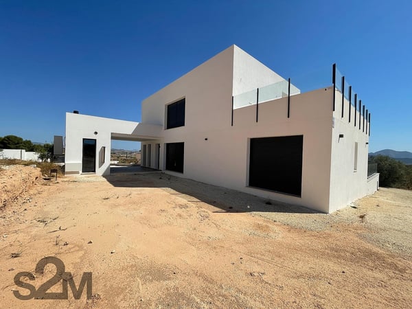 House in Pinoso - view 1