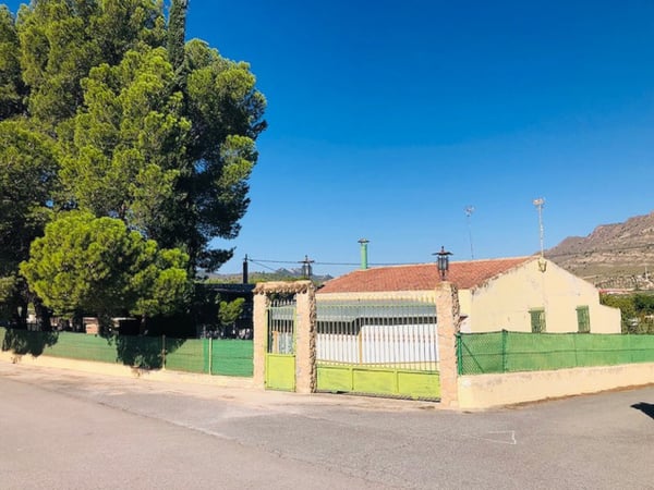 House in Yecla - view 1