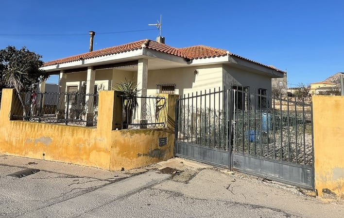 House in Macisvenda - view 1