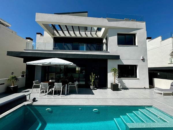 House in Algorfa - view 1