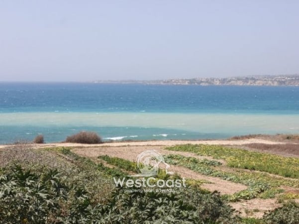 House in Kissonerga - view 1