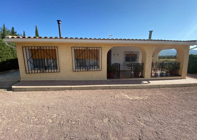 House in Pinoso - view 1