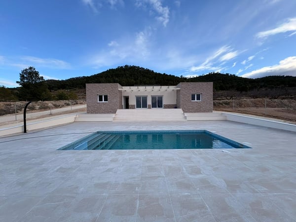 House in Las Encebras - view 1