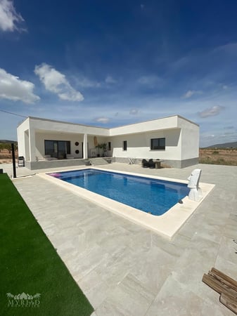 House in Pinoso - view 1