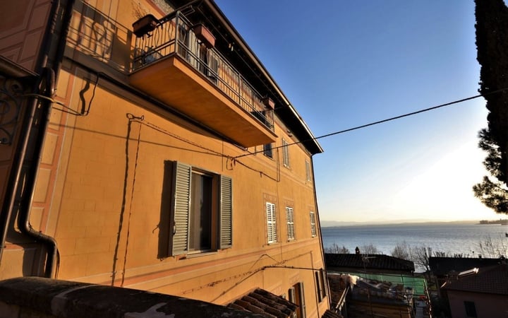 House in San Feliciano - view 1