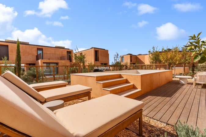 Villa in Loule - view 1