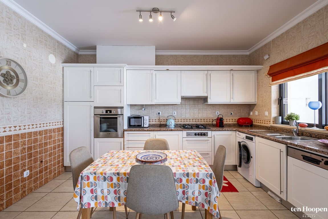 Apartment in Telheiro - Image 3