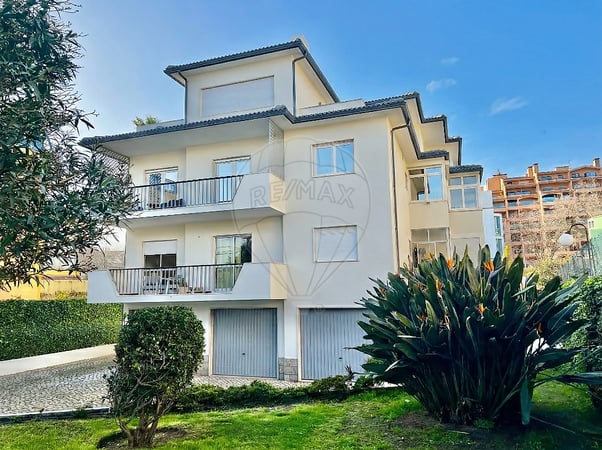 Apartment in Cascais - view 1