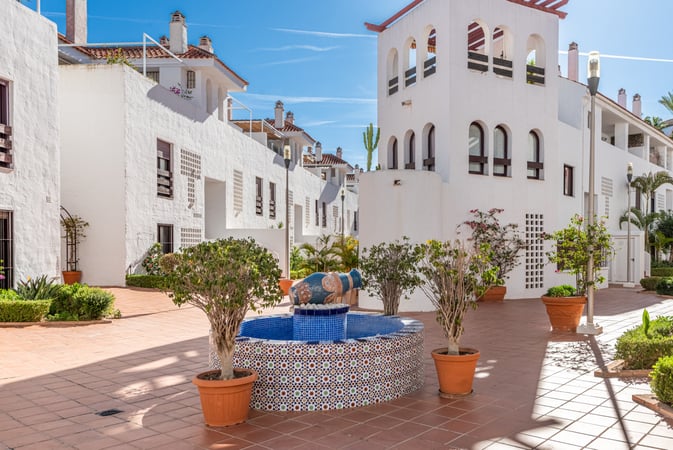 Apartment in Nueva Andalucia - view 1