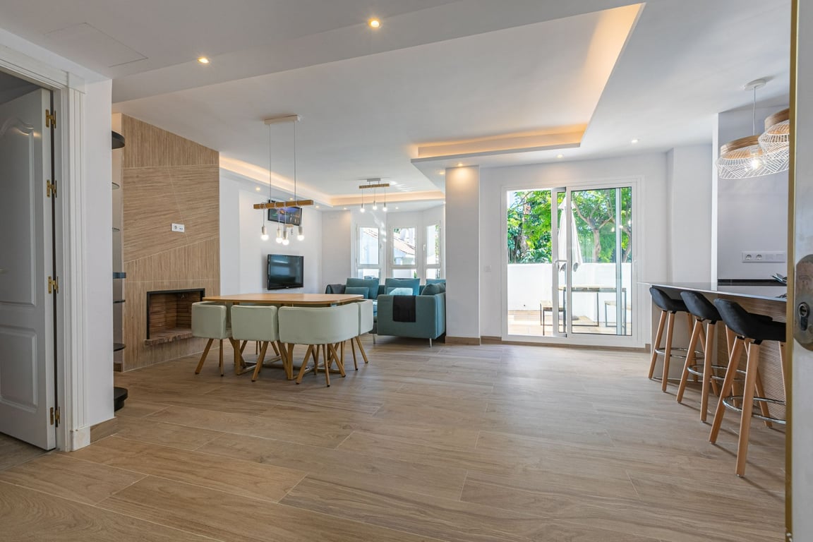 Apartment in Nueva Andalucia - Image 3