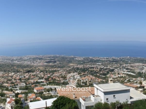 House in Tala - view 1