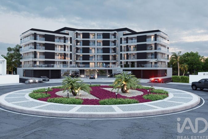 Apartment in Pedroucos - view 1