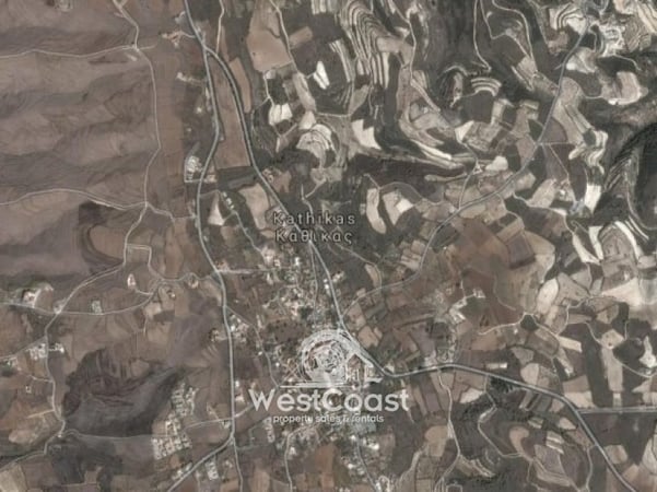 House in Kathikas - view 1