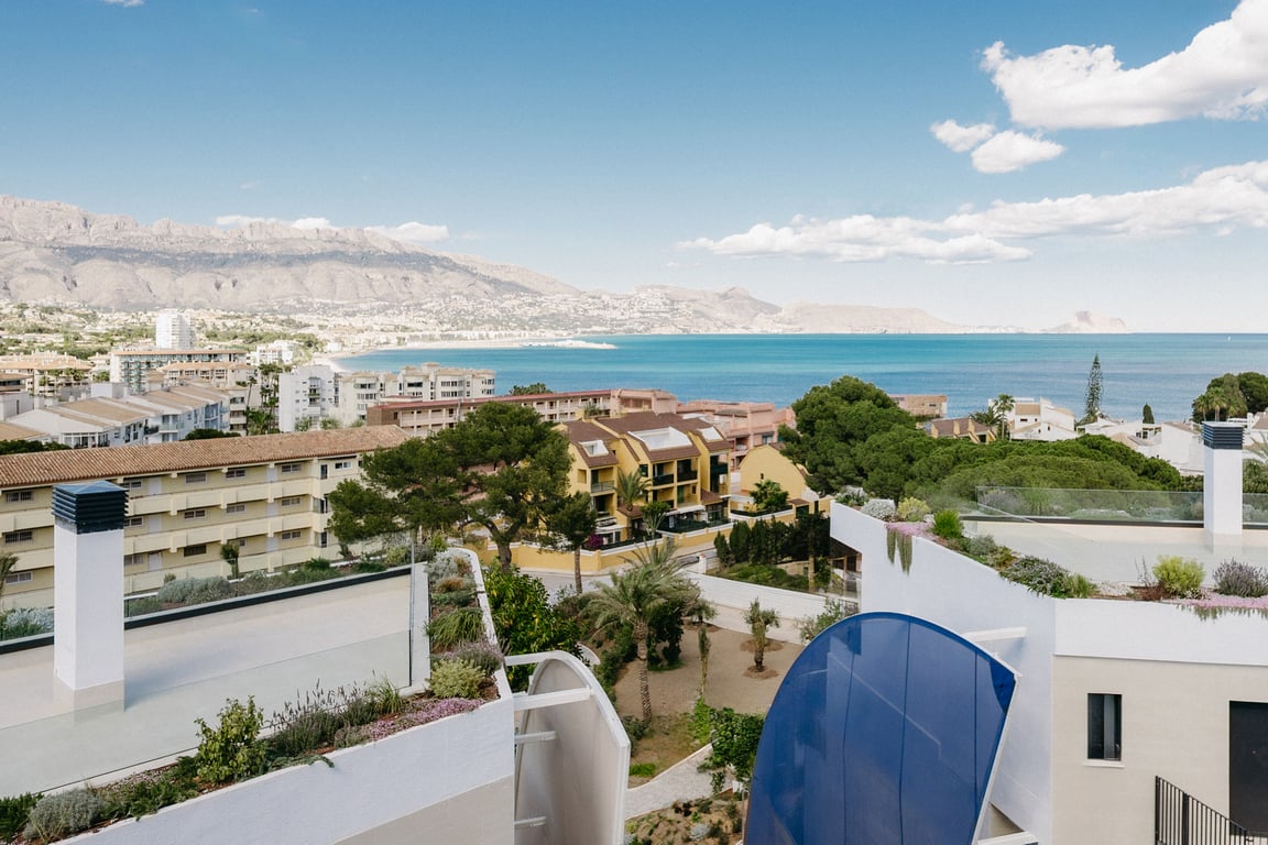 Apartment in l'Alfas del Pi - Image 2