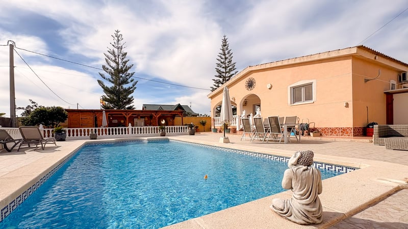 Villa in Catral - view 1