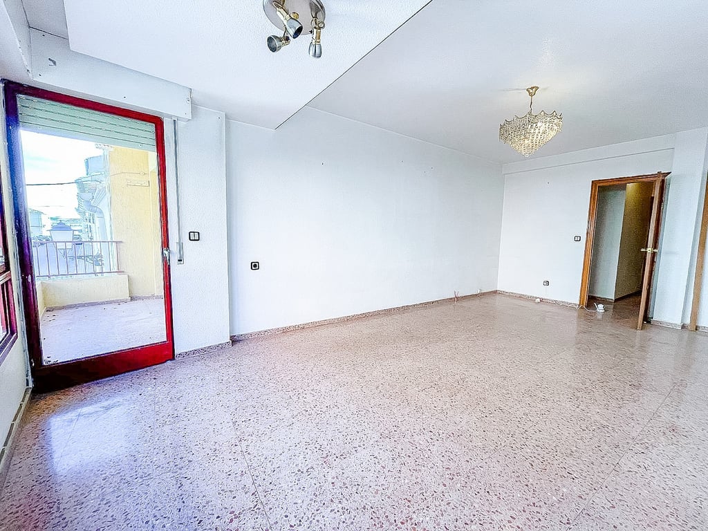 Apartment in Pinoso - Image 2