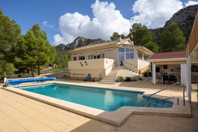 House in La Zarza - view 1