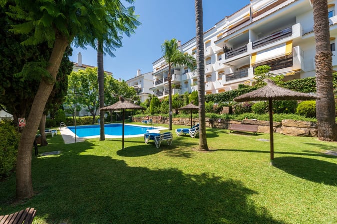 Apartment in Guadalmina - view 1
