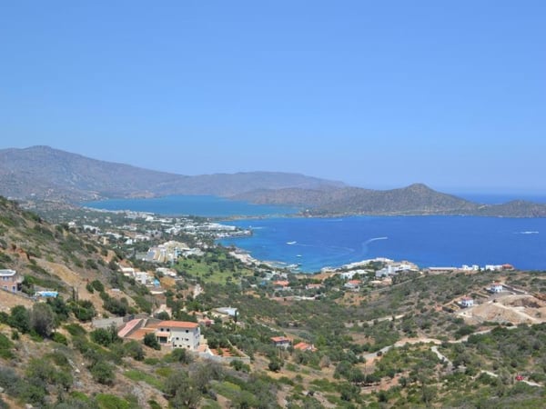 House in Agios Nikolaos - view 1