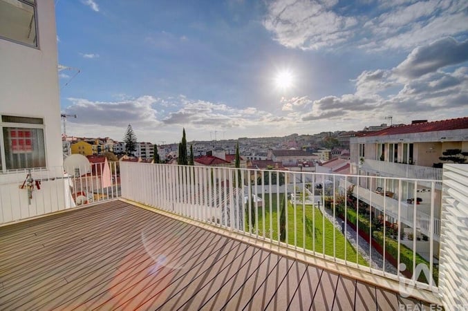 Apartment in Santa Maria Maior - view 1