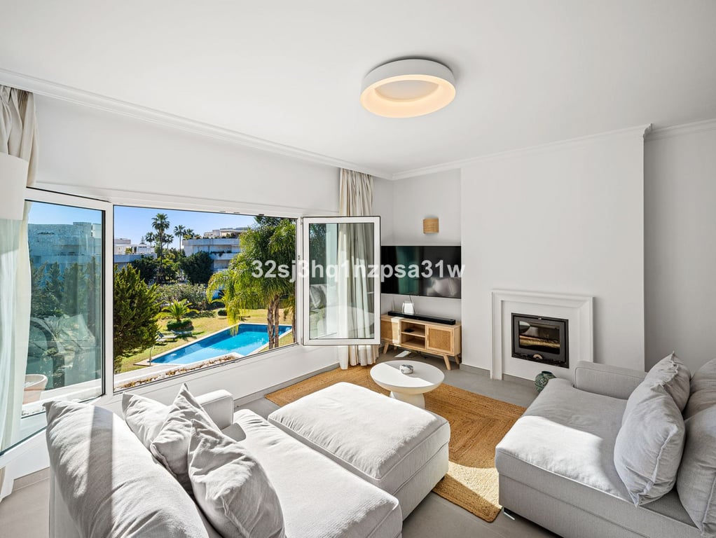 Penthouse in Nueva Andalucia - Image 2