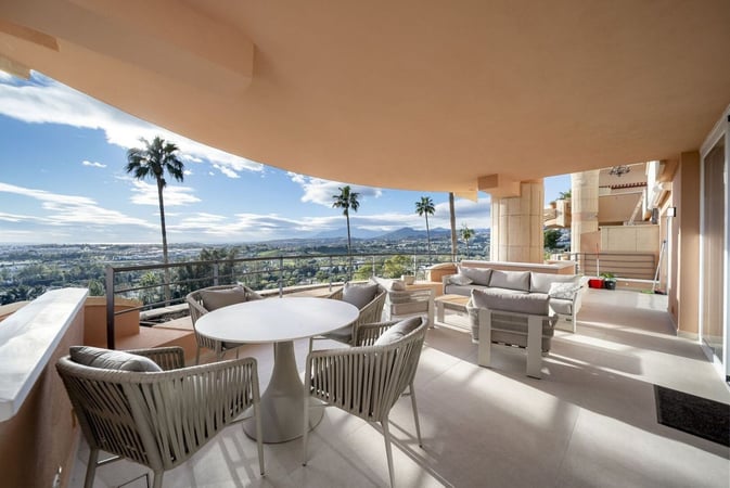 Apartment in Nueva Andalucia - view 1