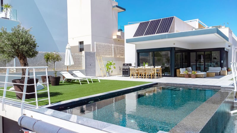 Villa in San Miguel de Salinas - view 1