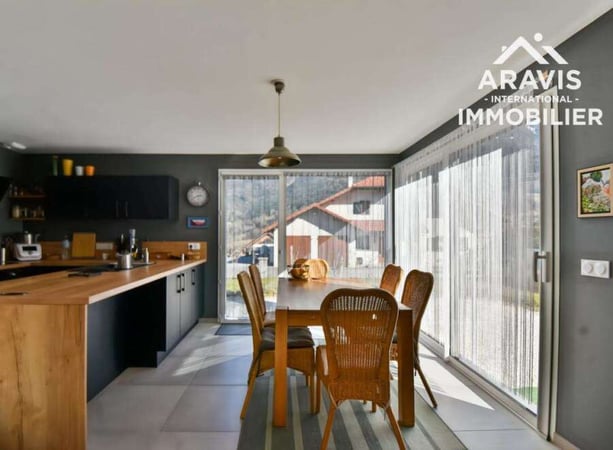 Villa in Seythenex - view 1