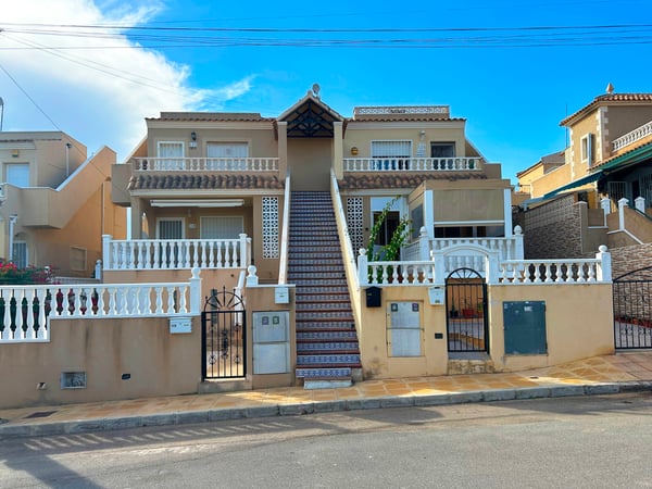 House in San Miguel de Salinas - view 1