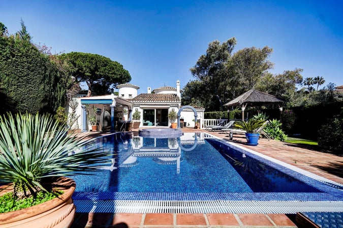 Villa in Marbella - view 1