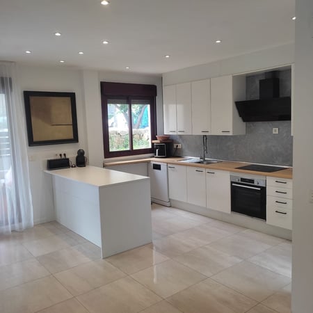 Villa in Estepona - view 1