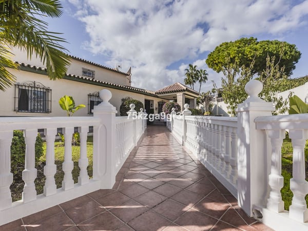 Villa in Benalmadena - view 1