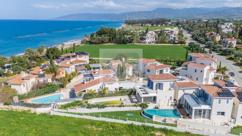 Villa in Paphos - view 1