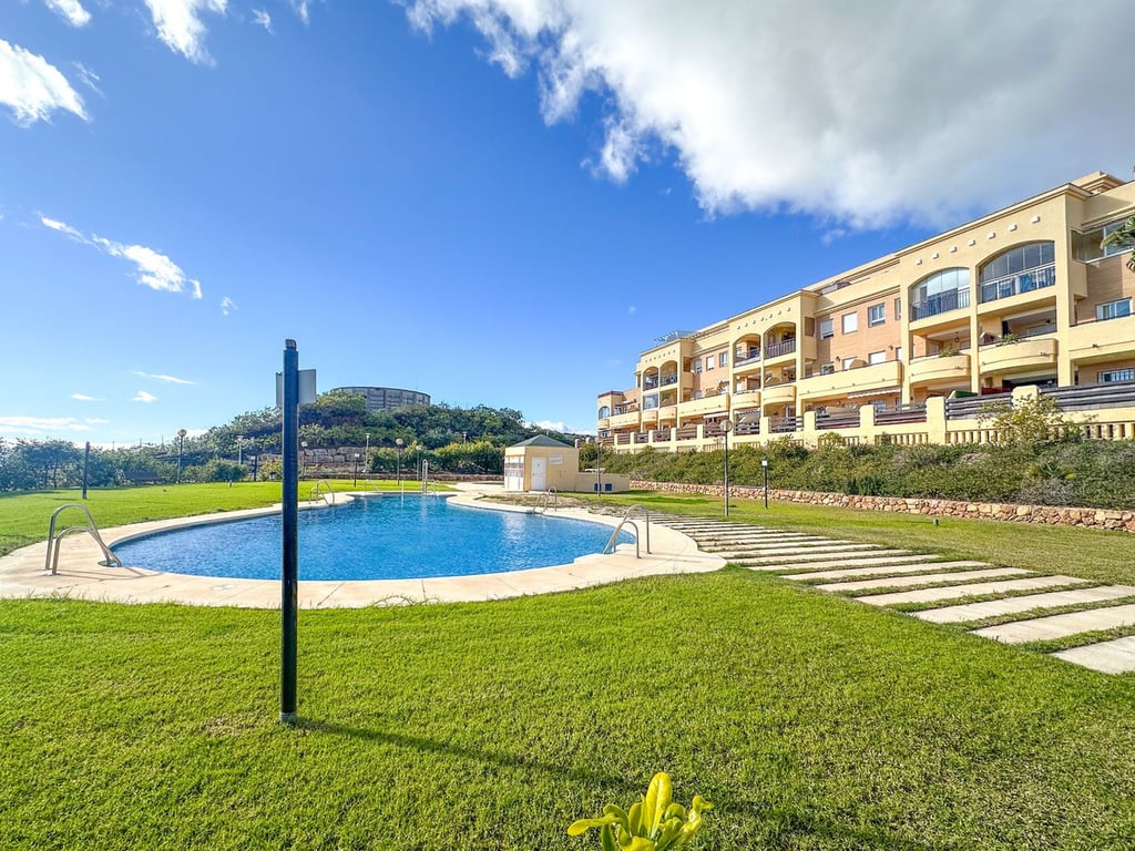 Apartment in Mijas - Image 2