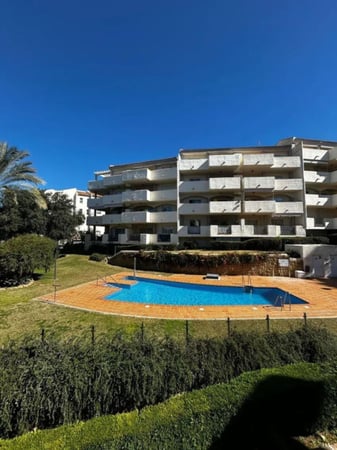 Apartment in Elviria - view 1