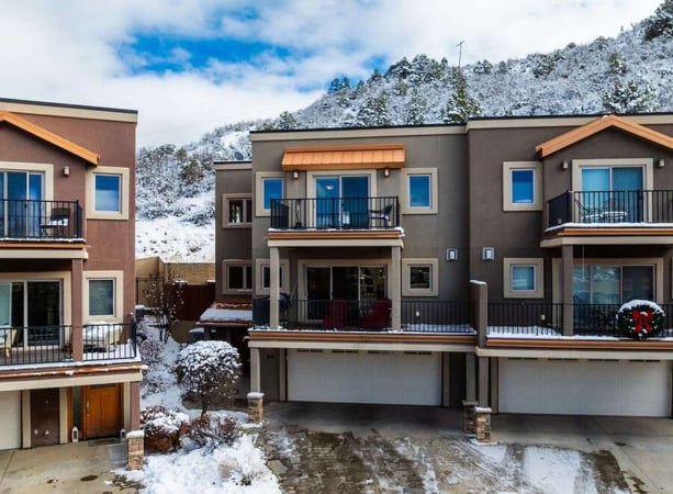 House in La Plata County - view 1