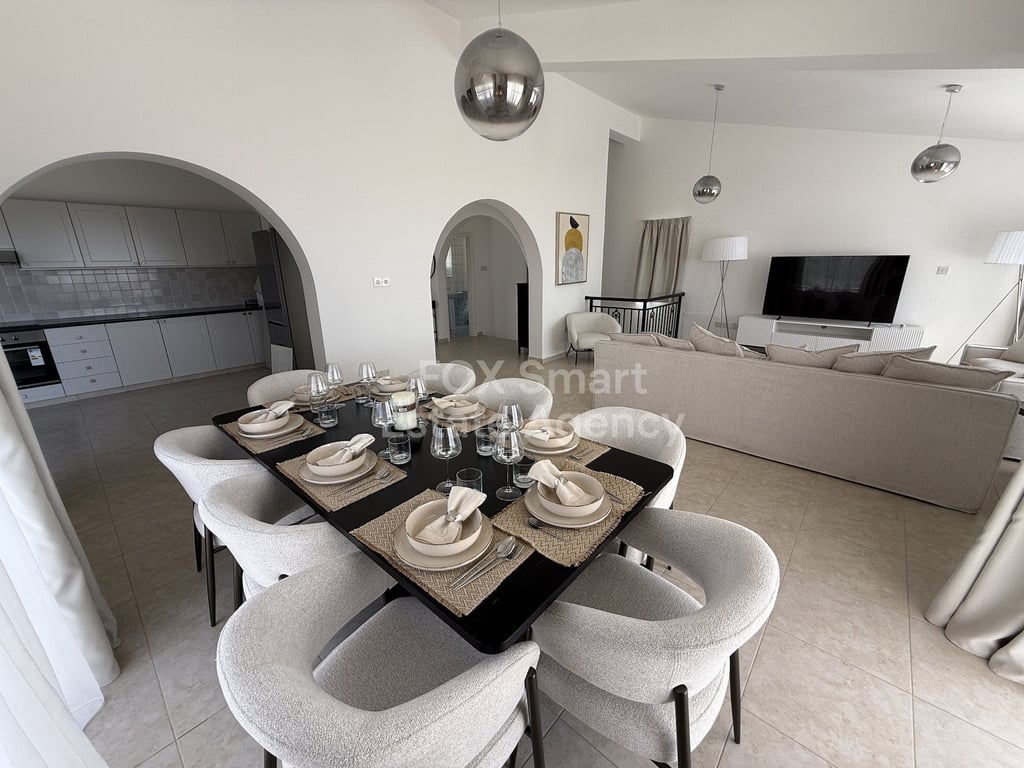 House in Tala - Image 2