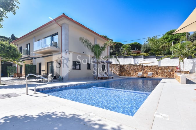 House in Lloret de Mar - view 1