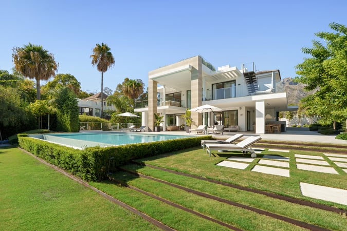 Villa in Marbella - view 1