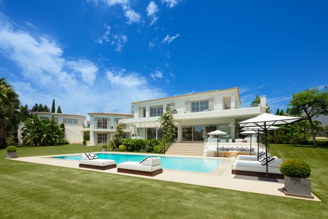 Villa in Nueva Andalucia - view 1