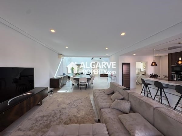 House in Estoi - view 1