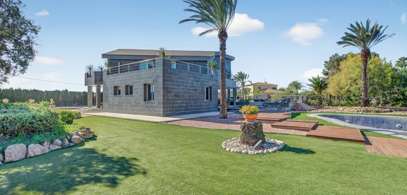 House in Elche - view 1