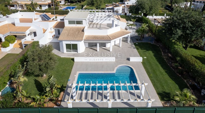 House in Vale Judeu - view 1