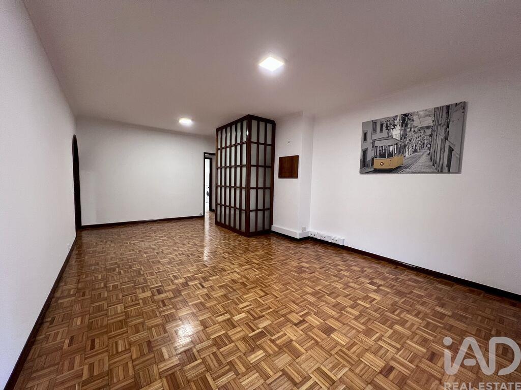 Apartment in Porto - Image 3