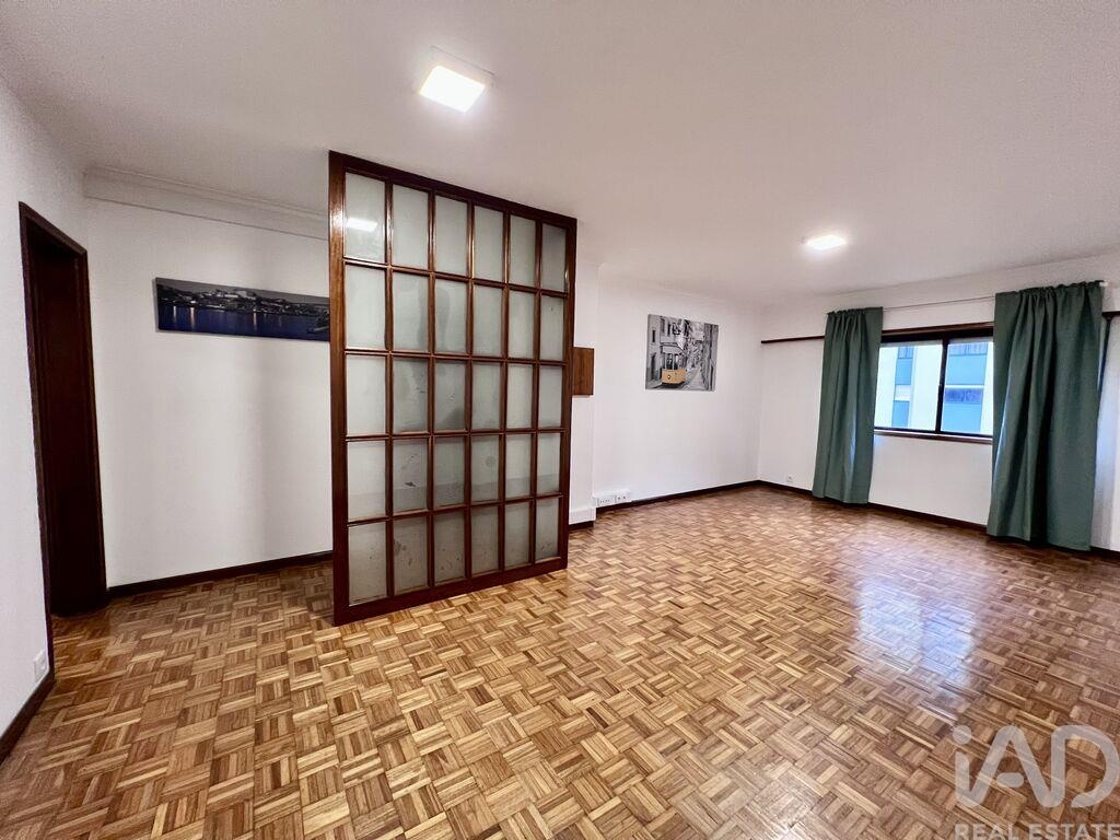 Apartment in Porto - Image 2