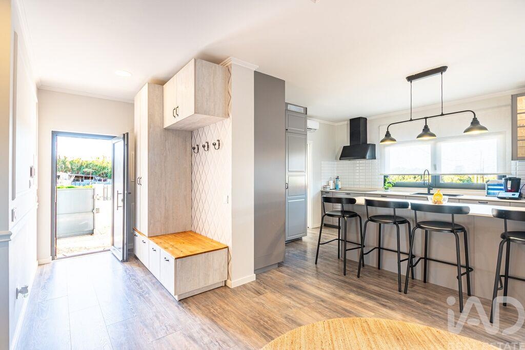 House in Moita - Image 2