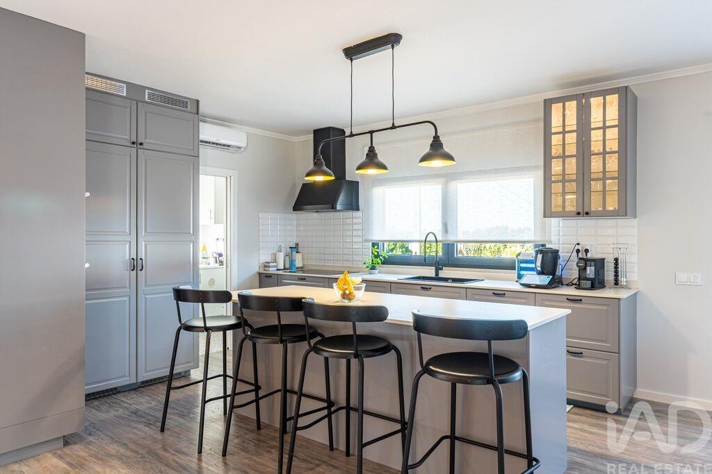 House in Moita - Image 3