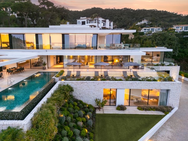Villa in Benahavis - view 1