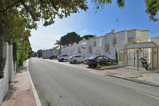 House in Marbella Del Este - view 1